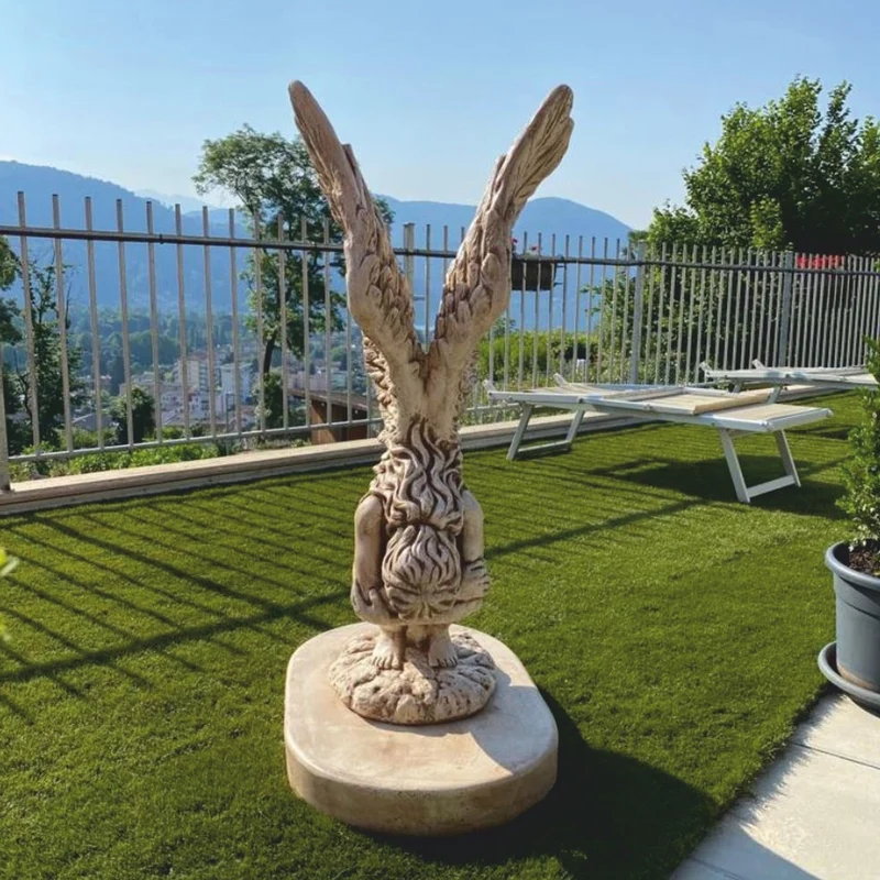 Casa Padrino Luxus Barock Garten Deko Skulptur Engel Beige H. 124,5 cm - Garten Figur mit Bodenplatte - Made in Italy