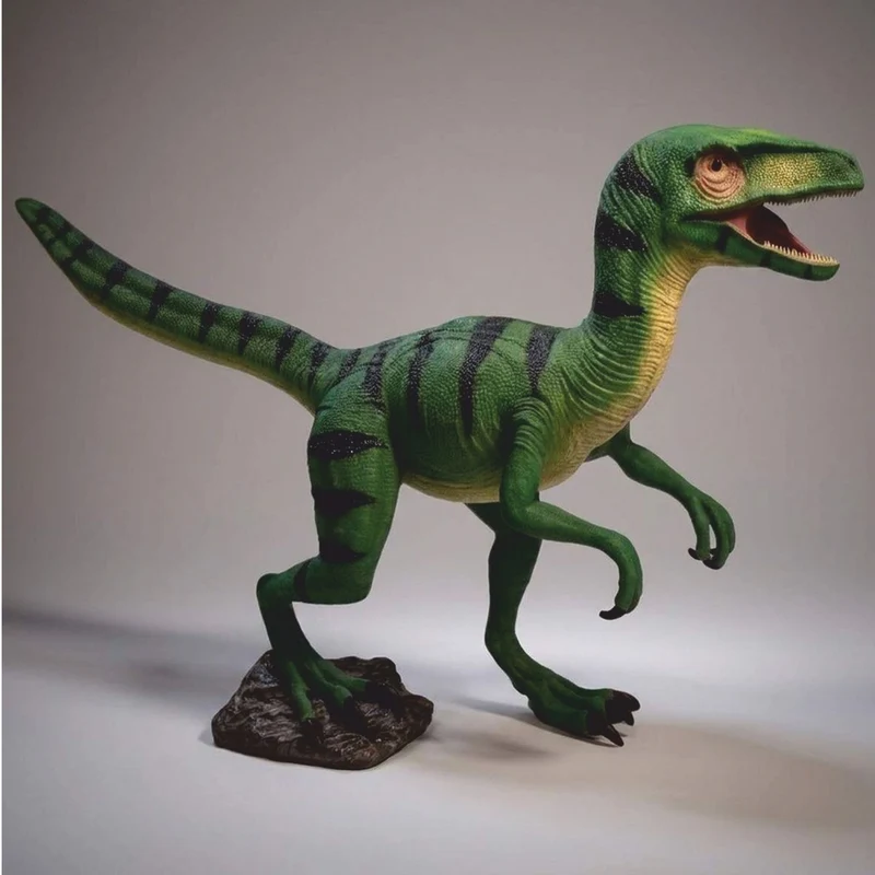 Casa Padrino XXL Deko Skulptur Dinosaurier Velociraptor Grün / Schwarz 295 x H. 150 cm - Lebensgroße Gartenfigur