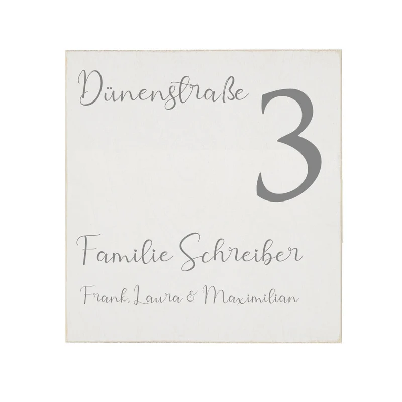 Personalisierte Hausnummer aus Holz mit dem Straßennamen, der Hausnummer, dem Familiennamen und den Vornamen | Perfekte Geschenkidee für Familien zum Hausbau, Richtfest und Umzug | 4 Motivvarianten zur Auswahl