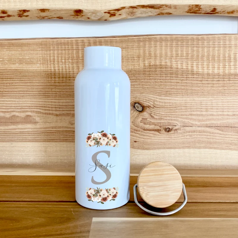 Trinkflasche "Monogram" mit Namen | Personalisiertes Geschenk mit Namen und Buchstaben | 500 ml Isolierflasche aus Edelstahl mit Bambusdeckel | Als Set verfügbar mit Brotdose