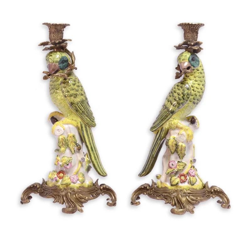 Casa Padrino Jugendstil Kerzenhalter Set Papageien Gelb / Grün / Mehrfarbig / Gold 15,3 x 15,9 x H. 36,3 cm - Porzellan Kerzenständer mit Bronze - Barock & Jugendstil Deko Accessoires