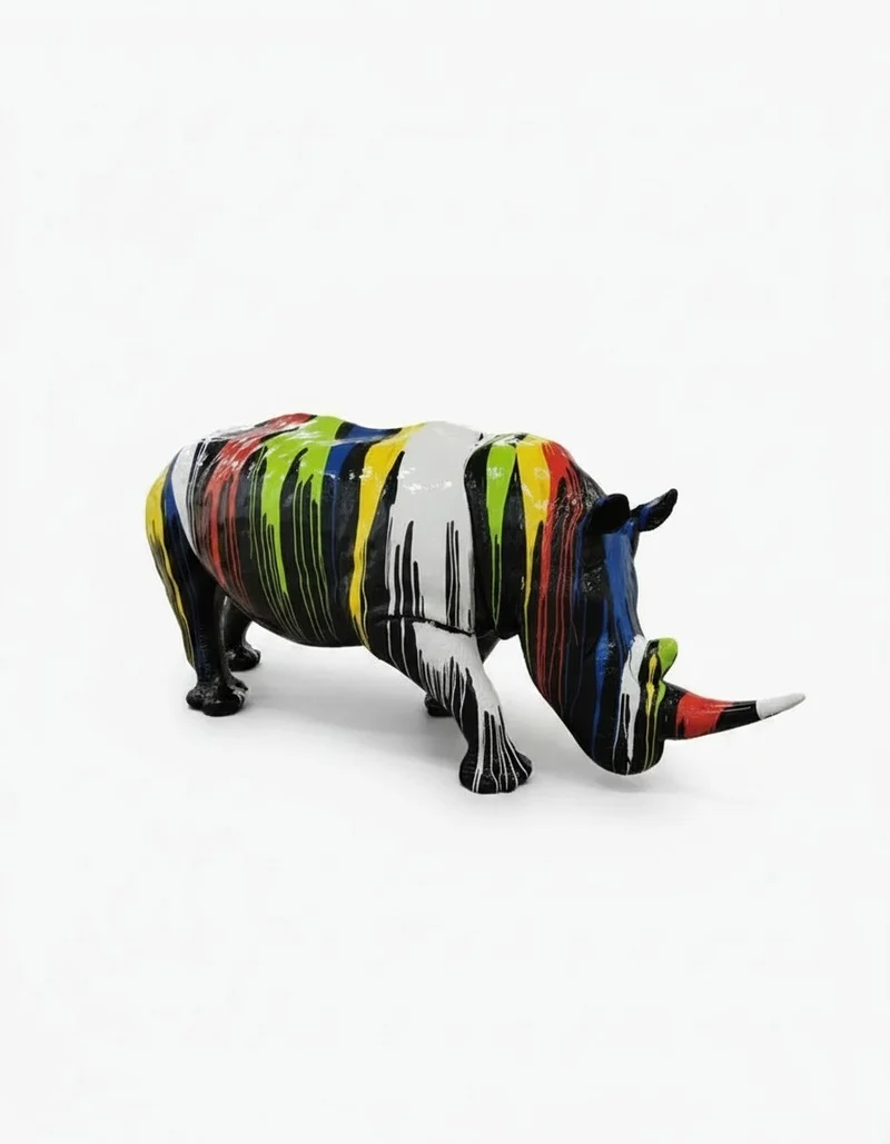 Casa Padrino Luxus Deko Skulptur Tier Lebensgroßes Trash Nashorn H. 180 cm - Riesige Gartenskulptur - Lebensgroße Skulptur - XXL Deko Skulptur - XXL Deko Figur
