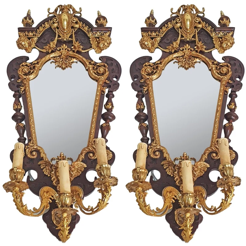 Casa Padrino Barock Spiegel Gold / Braun 85 x H. 160 cm - mit 3-flammigem Wandleuchter - Prunkvoller Wandspiegel im Barockstil - Antik Stil Garderoben Spiegel - Wohnzimmer Spiegel - Barock Möbel