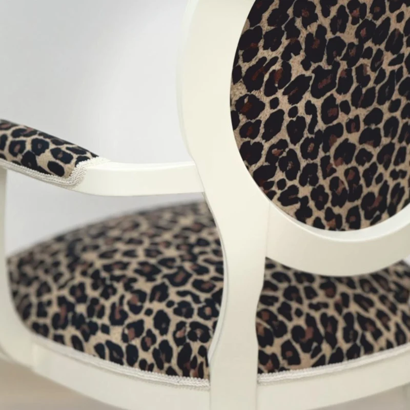 Casa Padrino Luxus Barock Esszimmer Stuhl mit Armlehnen Leopard / Weiß - Barock Möbel