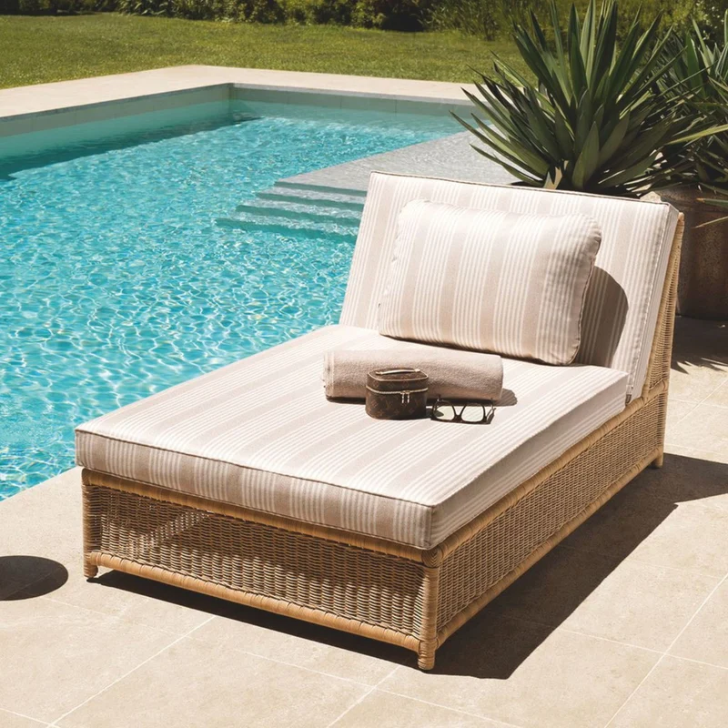 Casa Padrino Luxus Kunstrattan Gartenliege Beige / Weiß / Naturfarben 168 cm - Luxus Hotel & Garten Möbel - Luxus Qualität