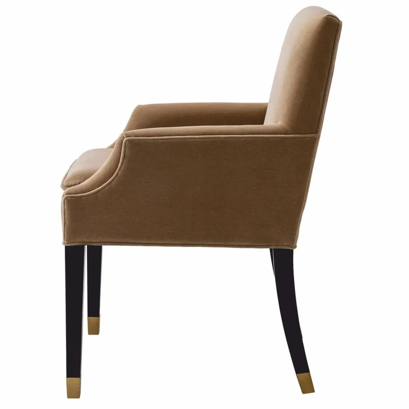 Casa Padrino Luxus Esszimmerstuhl mit Armlehnen Hellbraun / Schwarz / Messing H. 90 cm