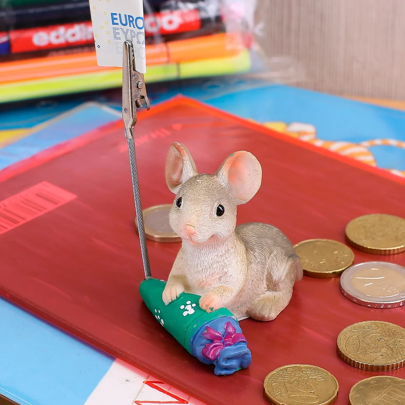 sitzende Maus mit Schultüte und Geldclip *grün*