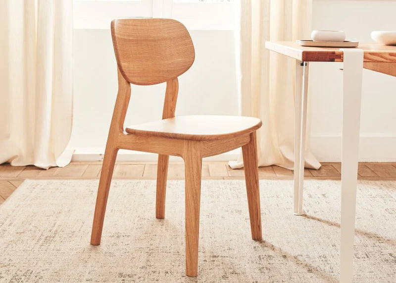 Chaise en bois massif TARA