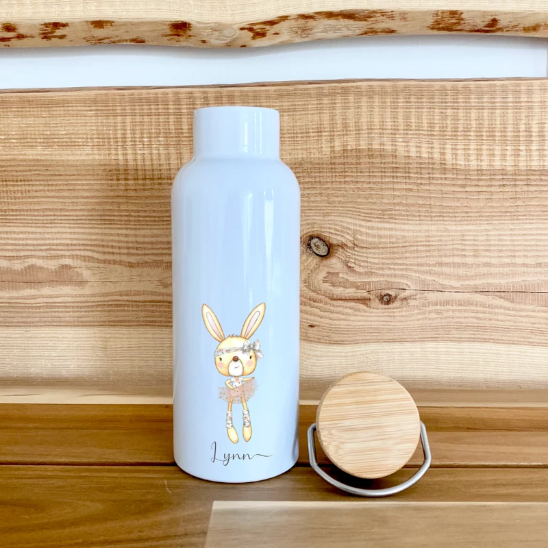Trinkflasche mit Hasen u. Namen für Kinder | Personalisiertes Geschenk für Mädchen u. Jungen mit Häschen | 500 ml Isolierflasche aus Edelstahl mit Bambusdeckel | Als Set verfügbar mit Brotdose