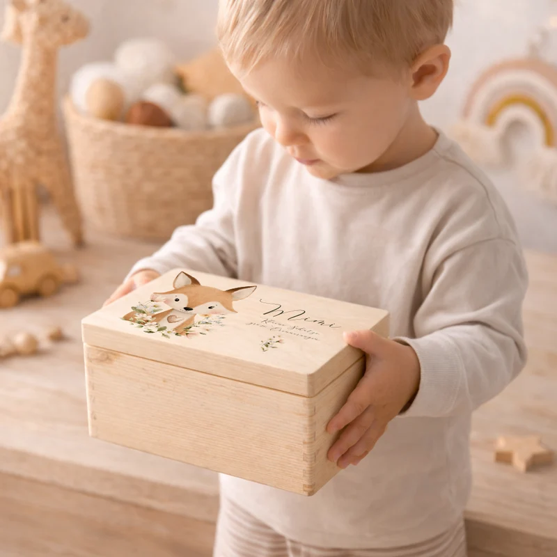 Personalisierte Erinnerungsbox aus Holz mit Namen – Süße Waldtiere Motive im Boho-Stil – Erinnerungskiste zur Geburt & Taufe