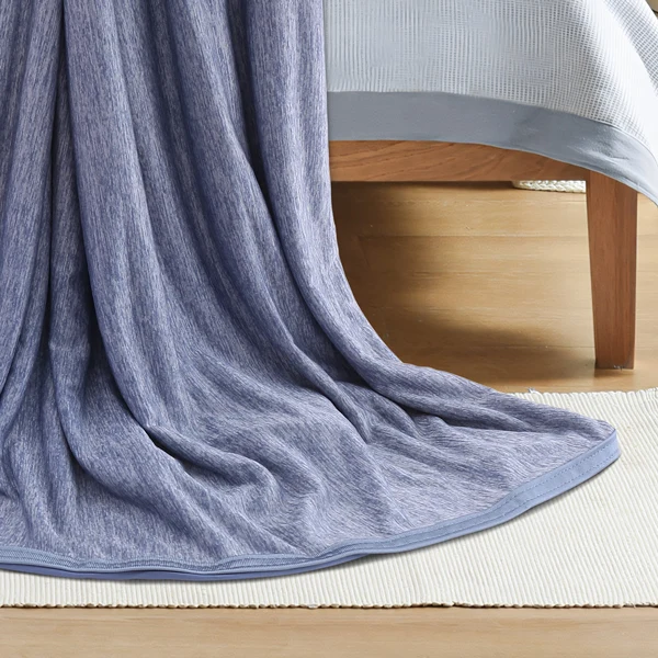 Revolutionary Cooling Blanket ＆Pillowcase Bundle
