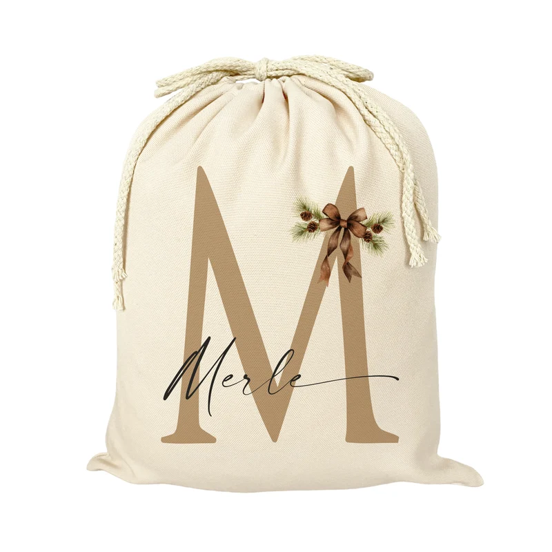 Weihnachtlicher Geschenkbeutel personalisiert mit dem Namen und Buchstaben Weihnachtssack