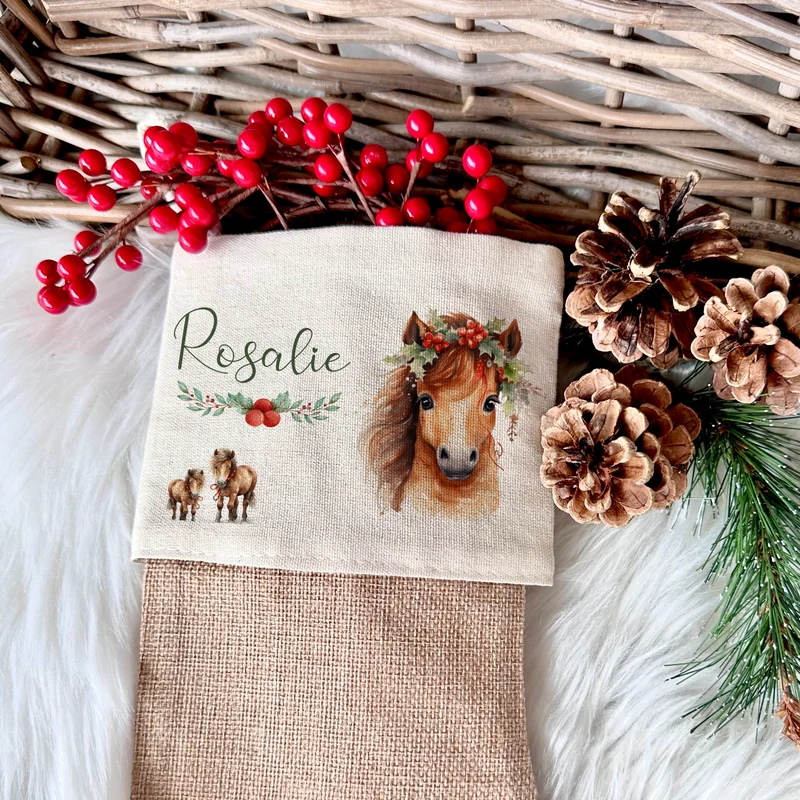 Weihnachtsstrumpf Pferd für Mädchen u. Teenager mit Namen zum Nikolaus und Weihnachten personalisiert | Nikolausstrumpf Pony Geschenkidee für Kinder I 7 Motivvarianten zur Auswahl