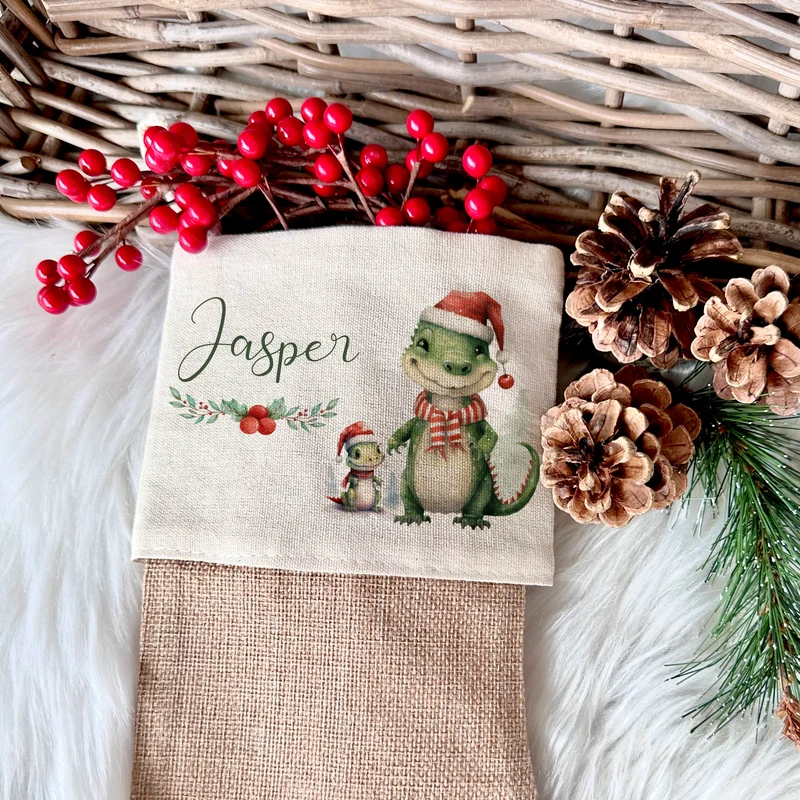 Personalisierter Dinosaurier Weihnachtsstrumpf für Jungen mit Namen zum Nikolaus und Weihnachten | Nikolausstrumpf Geschenkidee für Kinder I 7 Motivvarianten zur Auswahl