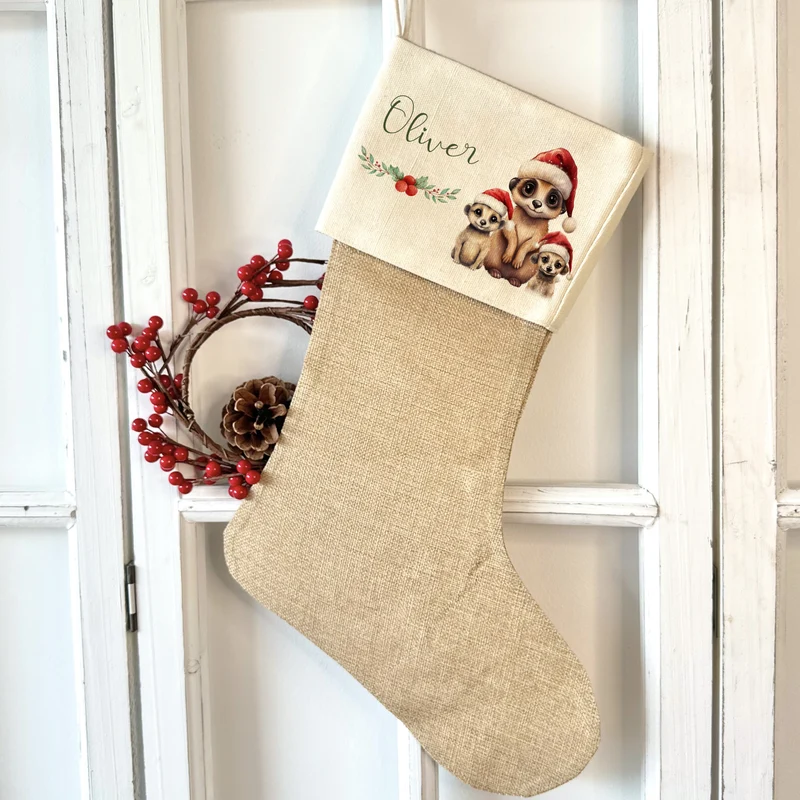 Personalisierter Weihnachtsstrumpf Erdmännchen für Mädchen, Jungen Teenager mit Namen zum Nikolaus und Weihnachten | Nikolausstrumpf Geschenkidee für Kinder I 7 Motivvarianten zur Auswahl