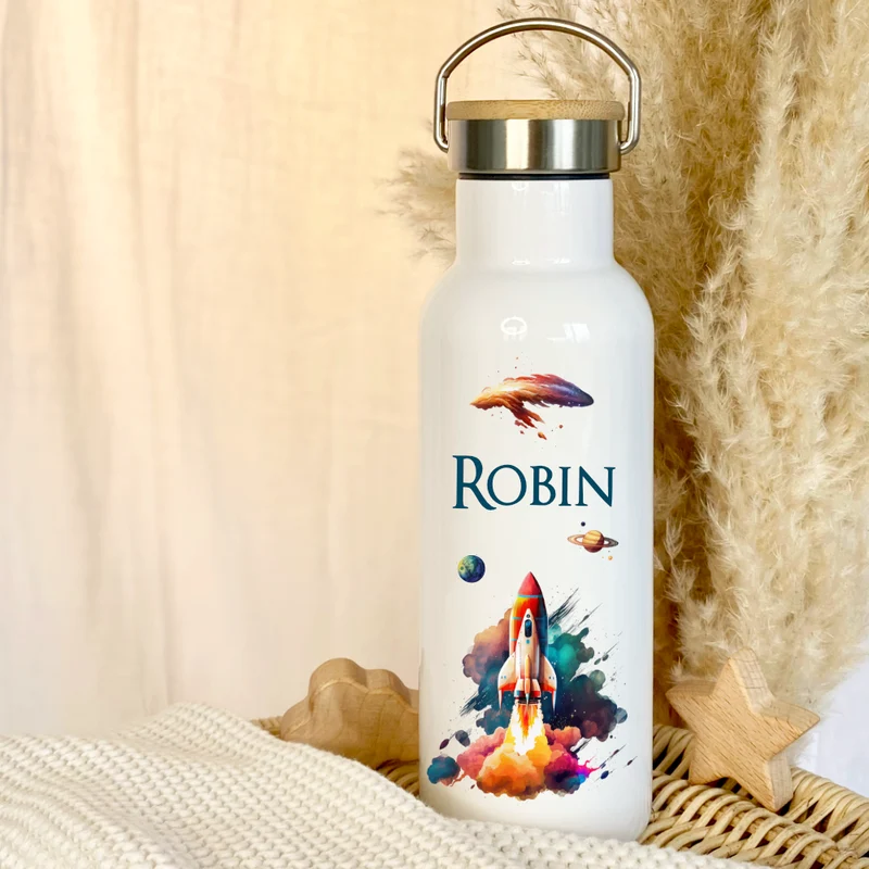 Personalisierte Kinder Trinkflasche "Rakete" für Jungen mit Namen | Thermosflasche Weltraum aus Edelstahl mit Bambusdeckel für Kita Schule | 500ml