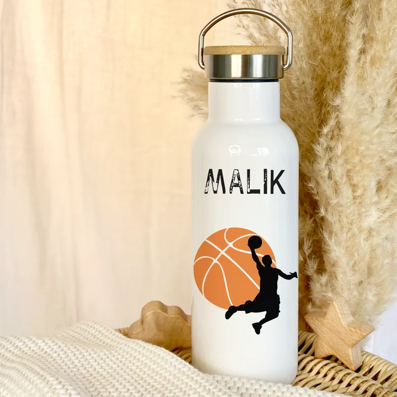 Personalisierte Kinder Trinkflasche "Basketball" für Kinder mit Namen | Thermosflasche Basketballspieler aus Edelstahl mit Bambusdeckel für Jungen & Teenager | 500ml