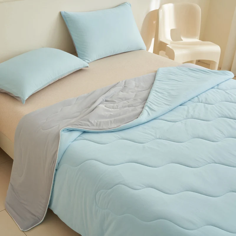 Ultra-Soft Cooling Summer Blanket – Lightweight Ice Silk Comforter, Breathable & Machine Washable Air Conditioning Quilt
