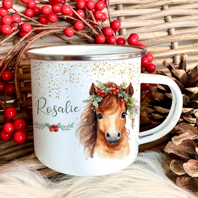 Kinder Weihnachtstasse "Erdmännchen" | Tasse mit Namen personalisiert | Kinderbecher aus Emaille mit Weihnachtsmotiv | Weihnachtsgeschenk Nikolaus für Mädchen Jungen Teenager | 7 Produktvarianten zur Auswahl