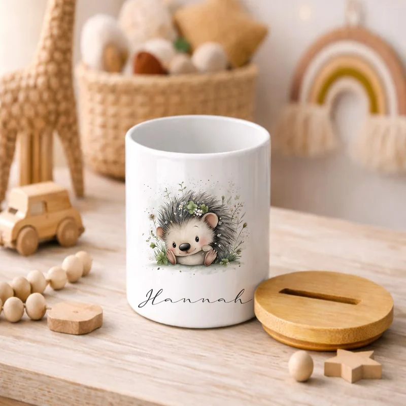 Personalisierte Keramik-Spardose mit Bambusdeckel für Kinder & Babys | Individuelles Geldgeschenk mit Namen | Motive: Igel, Faultier, Otter, Ente, Küken
