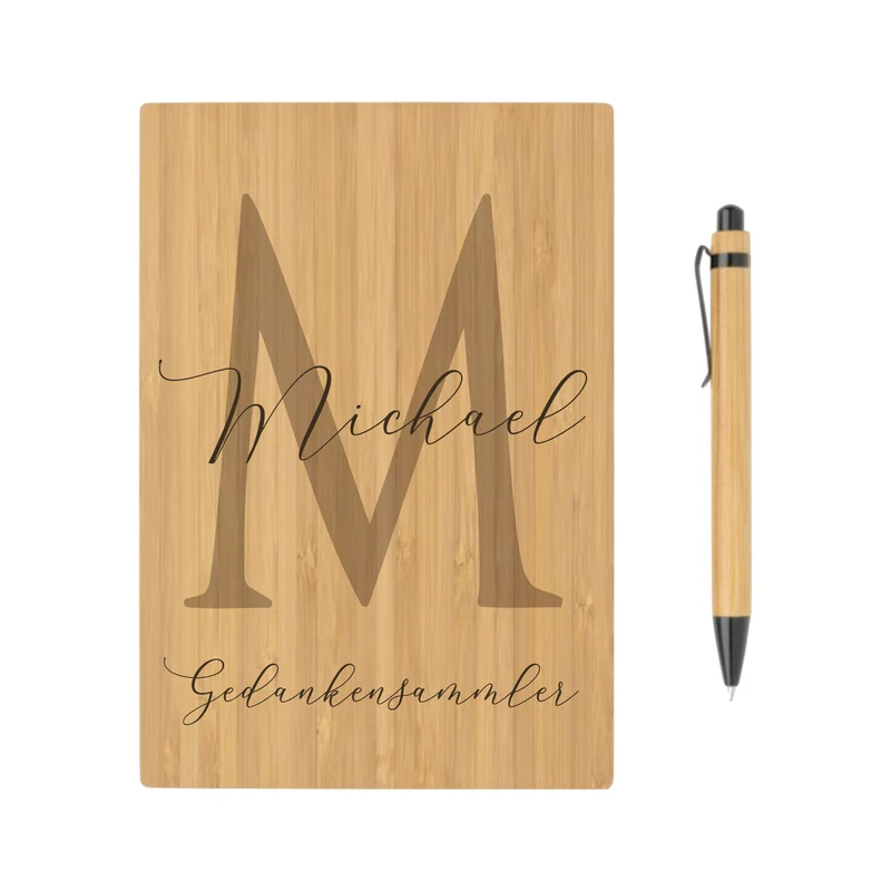 Personalisiertes Notizbuch "Gedankensammler" mit Namen und Monogram | Buch aus Bambus und Kugelschreiber | Persönliche Geschenkidee für Sie u. Ihn