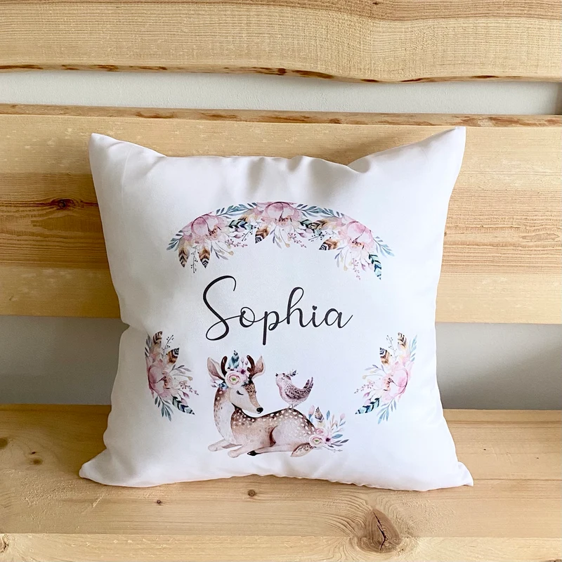 Boho Kissengeschenk für Kinder | Personalisiertes Kissen mit Motiv Reh | Besondere Geschenkidee für Babys u. Kinder zur Geburt u. Taufe | Perfekte Deko für das Kinderzimmer | 4 Motivvarianten zur Auswahl