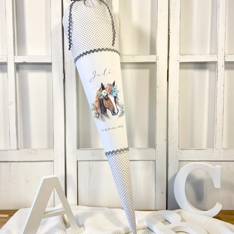 Pony Stoff Schultüte für Mädchen graue Zuckertüte Pferd Boho Name personalisiert Einschulungstüte Datum Blumen 70 cm I Optional mit Füllkissen und Spitzenschutz