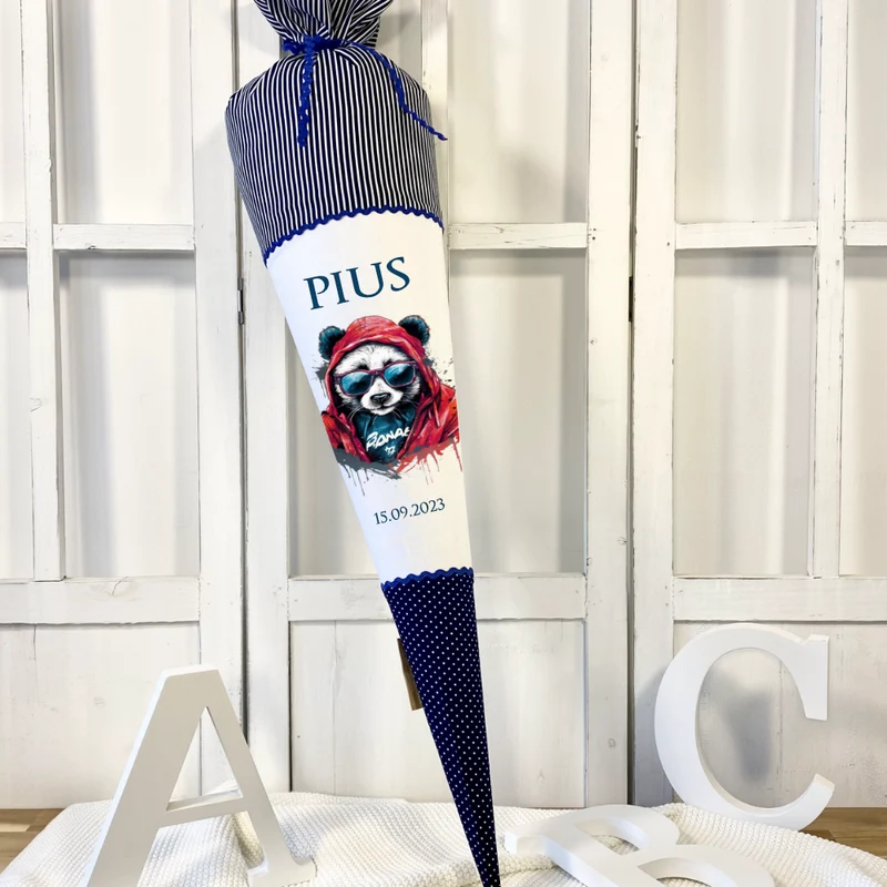 Panda Stoff Schultüte in Blau für Jungen mit Namen handgenähte Tier Einschulungstüte Datum Zuckertüte 70 cm personalisiert | Optional mit Füllkissen und Spitzenschutz