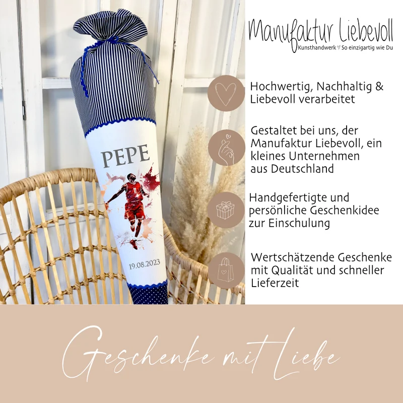 Personalisierte blaue Basketball Stoff Schultüte für Jungen Ball Sport Name Datum Einschulungsdatum Zuckertüte Füllkissen 70 cm | Manufaktur Liebevoll | Optional mit Füllkissen und Spitzenschutz