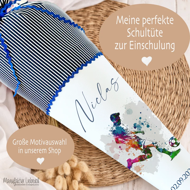 Personalisierte Stoff Schultüte Fußball in Blau für Jungen mit Fußballspieler Einschulungstüte 70 cm | Manufaktur Liebevoll | Optional mit Füllkissen und Spitzenschutz