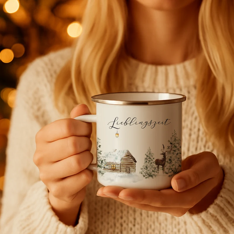 Emaille Tasse Lieblingszeit – Winter Becher mit Hirsch & Hütte – Geschenkidee Weihnachten & Advent