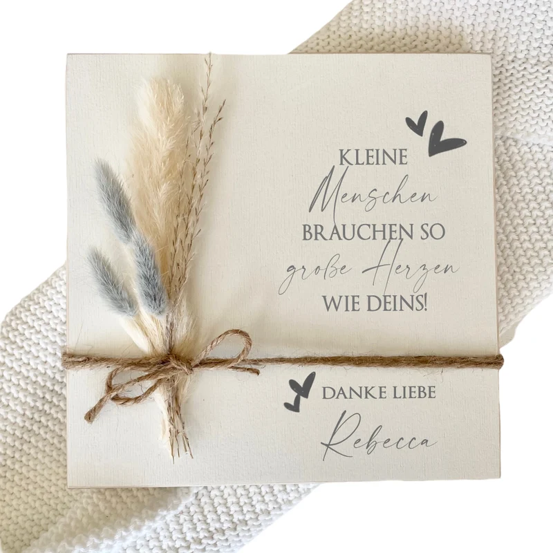 Abschiedsgeschenk für Erzieher/in | Holzbild mit Namen, Spruch & Blumen als Dankeschön Geschenk | Kindergarten Geschenkidee zum Abschied | Danke | Manufaktur Liebevoll