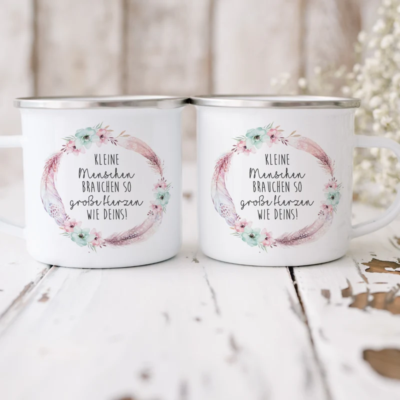 Tasse mit Spruch "Kleine Menschen brauchen so große Herzen" | Besondere Geschenkidee u. schönes Geschenk für Erzieherinnen, Lehrerinnen, Hebammen u. Krankenschwestern | Persönliches Dankeschön u. originelles Abschiedsgeschenk
