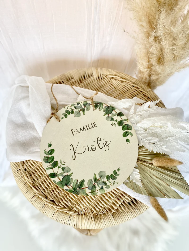 Personalisiertes Türschild aus Holz "Eukalyptus" | Besondere Dekoration für den Eingang und schöne Geschenkidee für Familien | 3 Motivvarianten zur Auswahl
