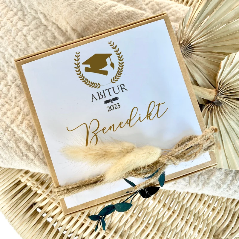 Geldgeschenk zum Abitur, personalisiertes Abi Geschenk mit Karte, Glückwunsch Spruch und Jutebeutel in Geschenkbox als Geschenkidee für Abiturienten