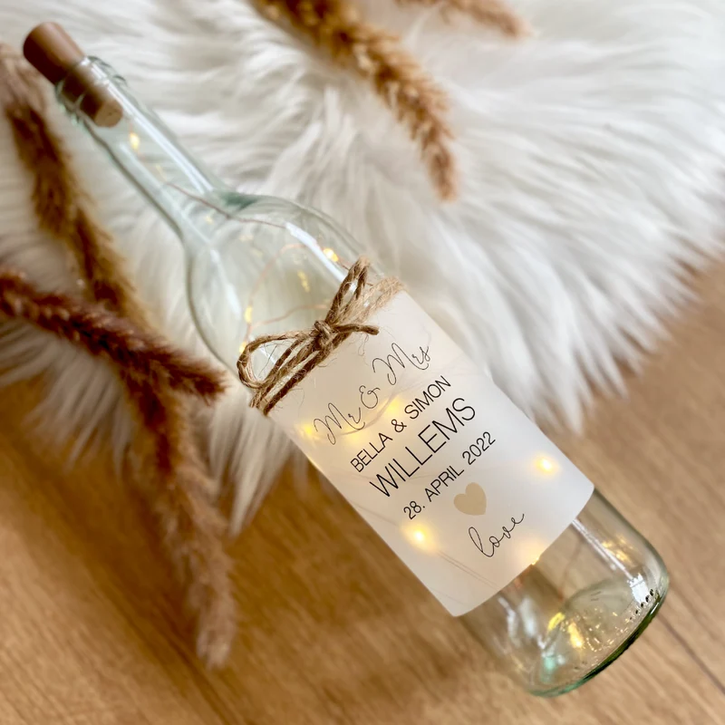 Hochzeitsgeschenk "Mr. & Mrs." mit Namen und Datum | Personalisiertes Flaschenlicht zur Hochzeit | Besondere Geschenkidee u. schöne Hochzeitsdeko