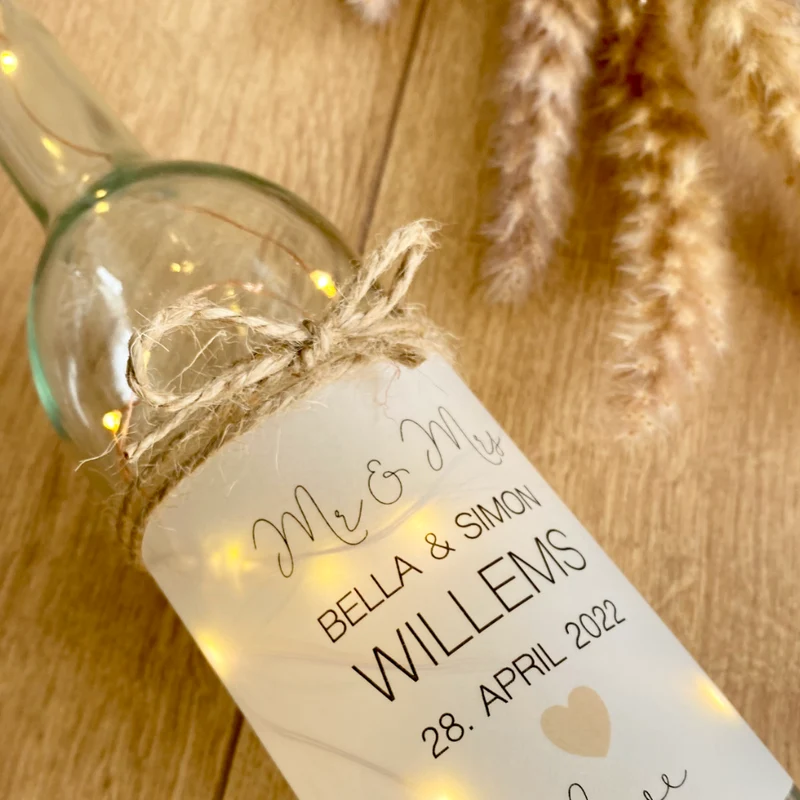 Hochzeitsgeschenk "Mr. & Mrs." mit Namen und Datum | Personalisiertes Flaschenlicht zur Hochzeit | Besondere Geschenkidee u. schöne Hochzeitsdeko