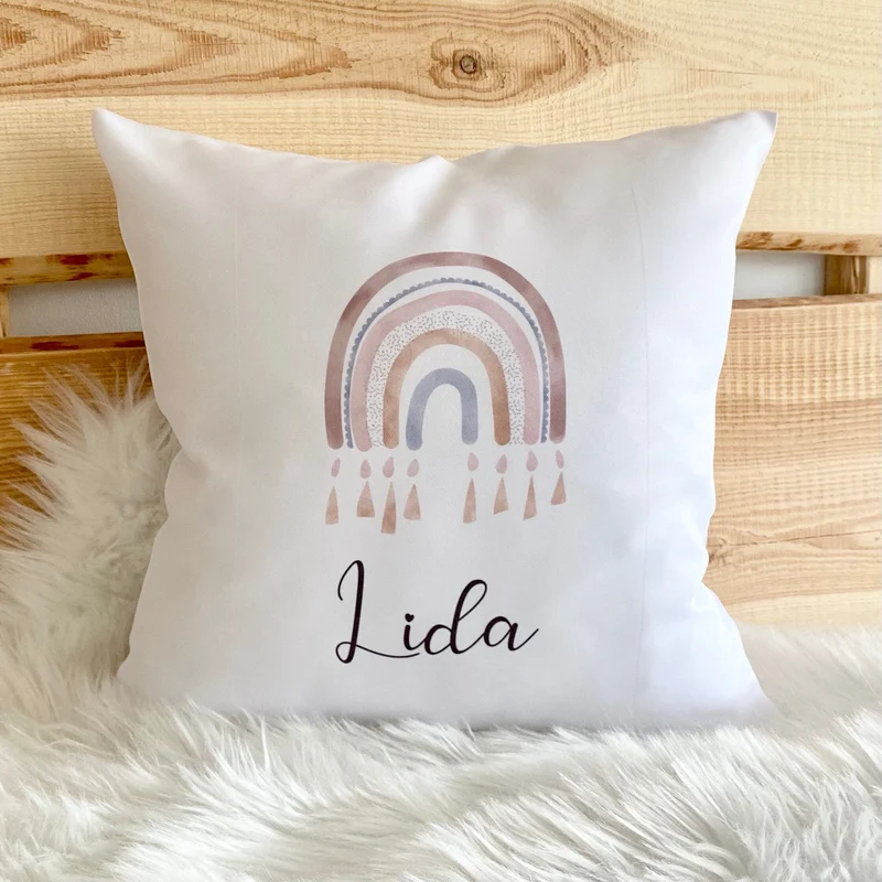Besondere Geschenkidee für Kinder | Kinderkissen "Regenbogen“ personalisiert mit dem Namen des Kindes | Handgefertigtes Geschenk für Mädchen und Jungen | 5 Motivvarianten zur Auswahl