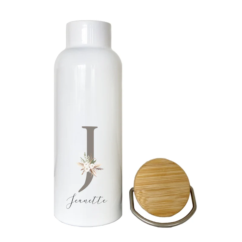 Stilvolle Trinkflasche | Farbe Edelstahl mit "Monogram" und Namen | Personalisiertes Geschenk mit Namen und Buchstaben | 500 ml Isolierflasche aus Edelstahl mit Bambusdeckel | 2 Farbvarianten zur Auswahl
