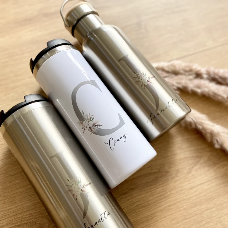 Kaffeebecher für unterwegs aus Edelstahl, personalisiert mit Namen, Coffee to go Thermobecher, Geschenkidee im floralen Design | 2 Farbvarianten zur Auswahl