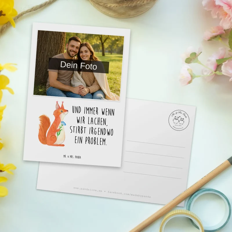 Personalisierte Foto Postkarte Eichhörnchen Blume