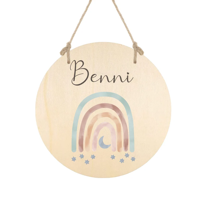 Rundes Namensschild "Regenbogen" | Personalisiert mit dem Namen des Babys. u. Kindes | Liebevolle Deko für das Baby- und Kinderzimmer aus Holz und personalisiertes Geschenk zur Geburt u. Taufe | Türschild in 6 Motivvarianten für Jungen und Mädchen