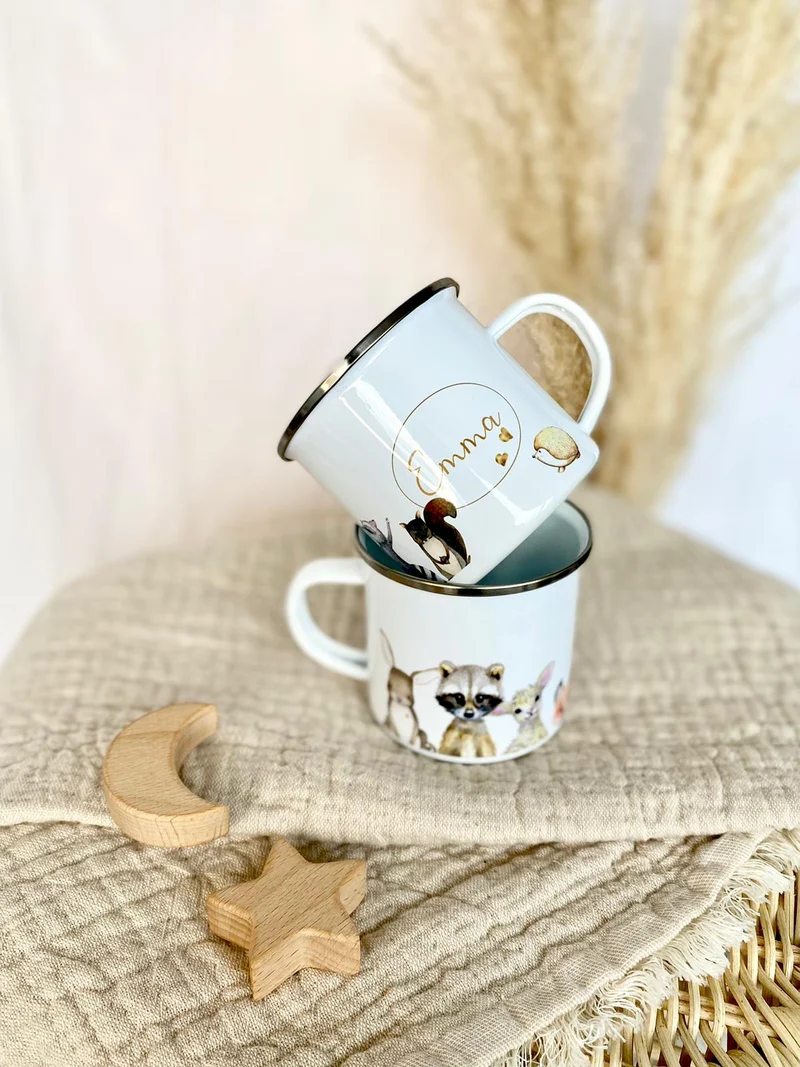 Personalisierte Kindertasse "Tiere" | Emailletasse mit dem Namen des Kindes | Liebevolles Kindergeschirr | mit Geschenkanhänger zum Beschriften