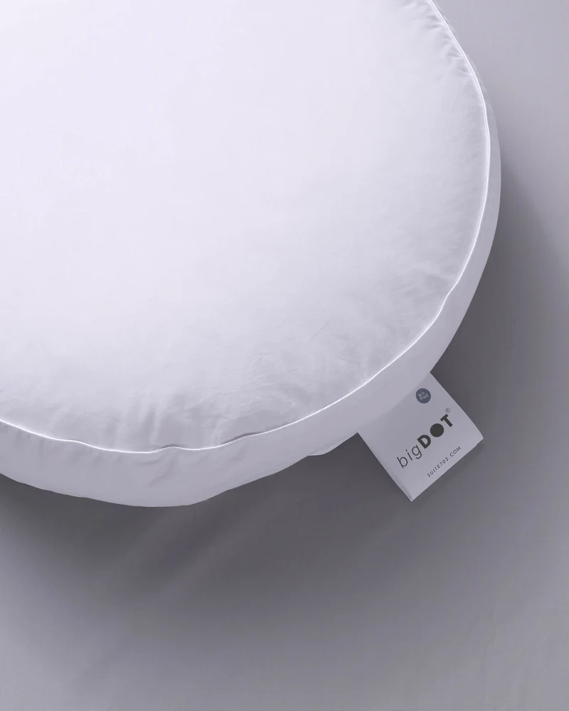 bigDOT pillow (down)